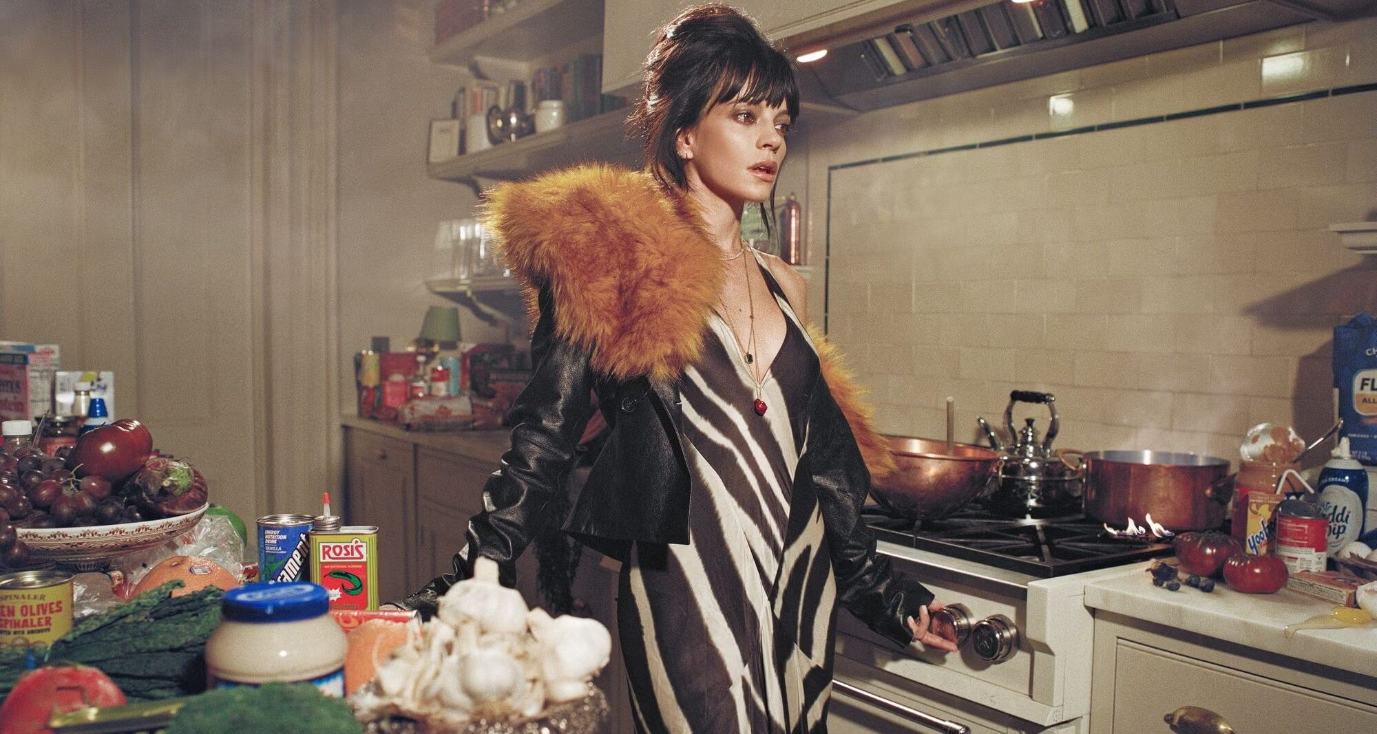 Cierpienie przekute w muzykę: Lily Allen „West End Girl” post thumbnail image